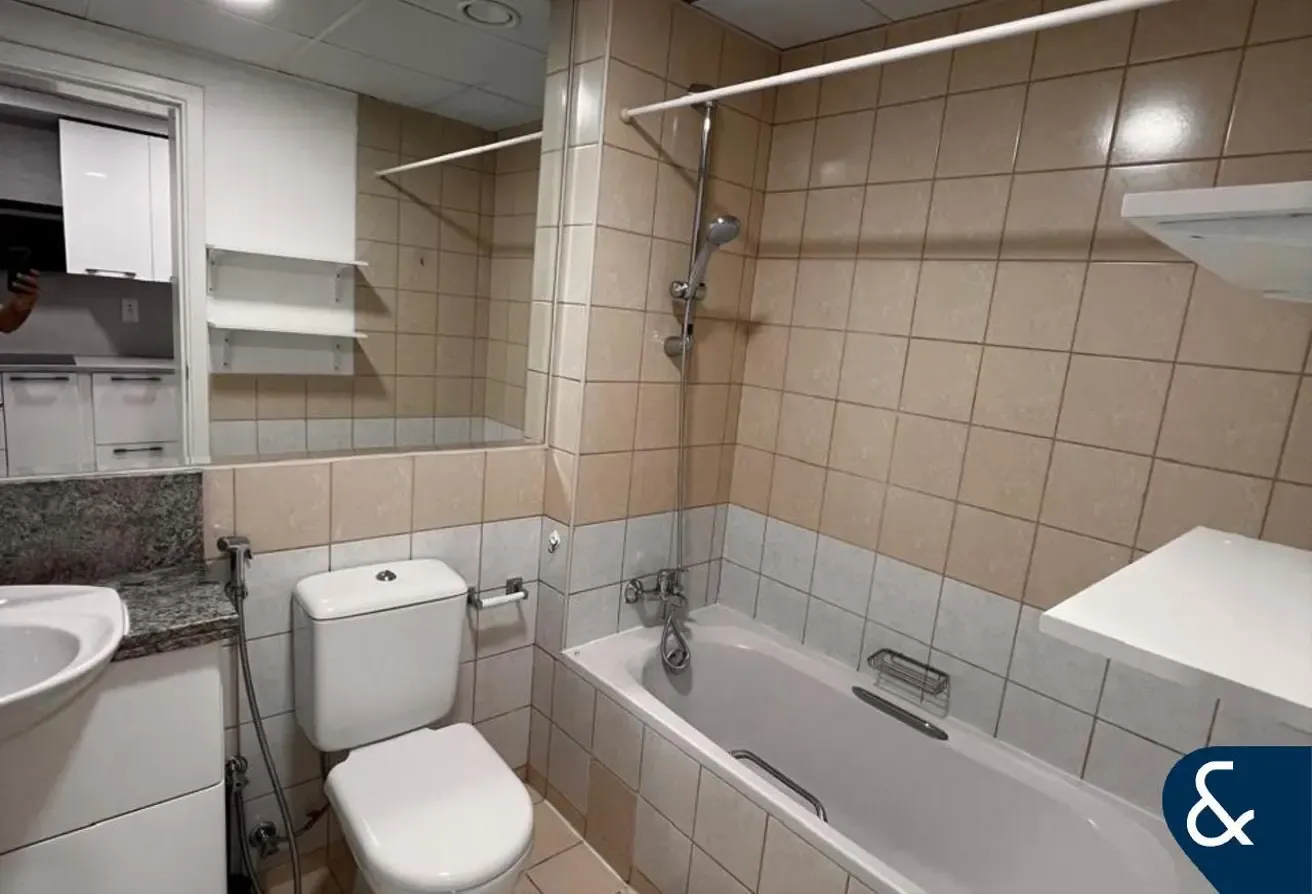 | Furnished | Studio | Upgraded Kitchen |