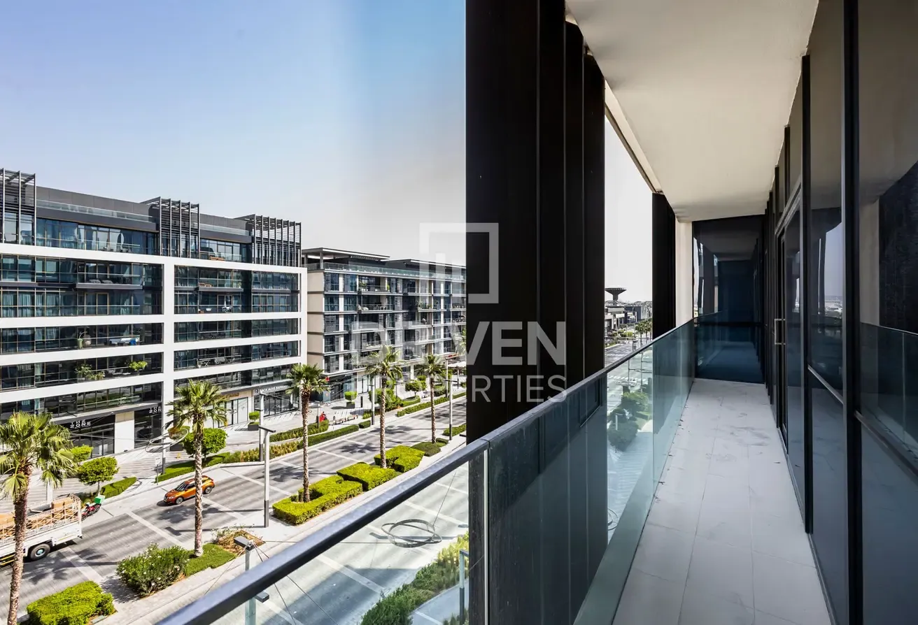 Boulevard View | Prime Location | High Floor