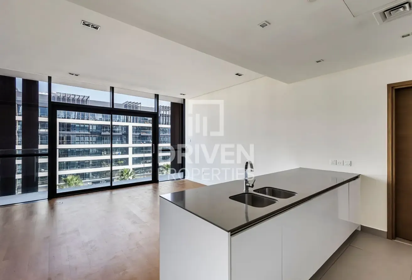 Boulevard View | Prime Location | High Floor