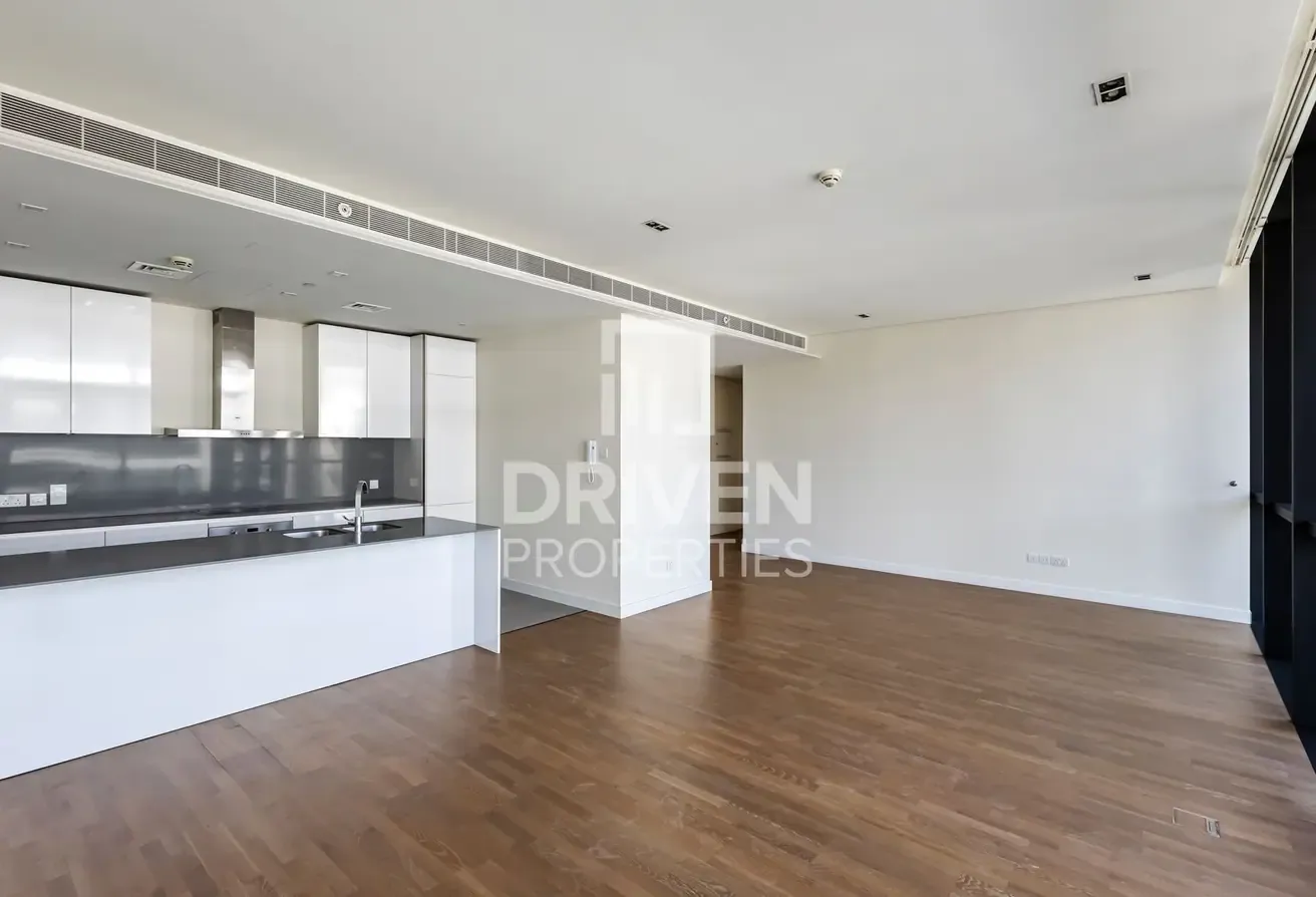 Boulevard View | Prime Location | High Floor