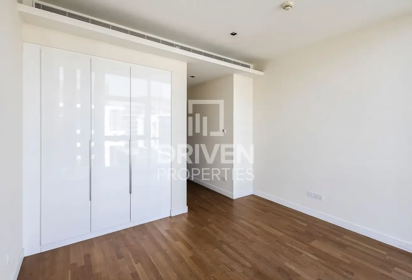 Boulevard View | Prime Location | High Floor