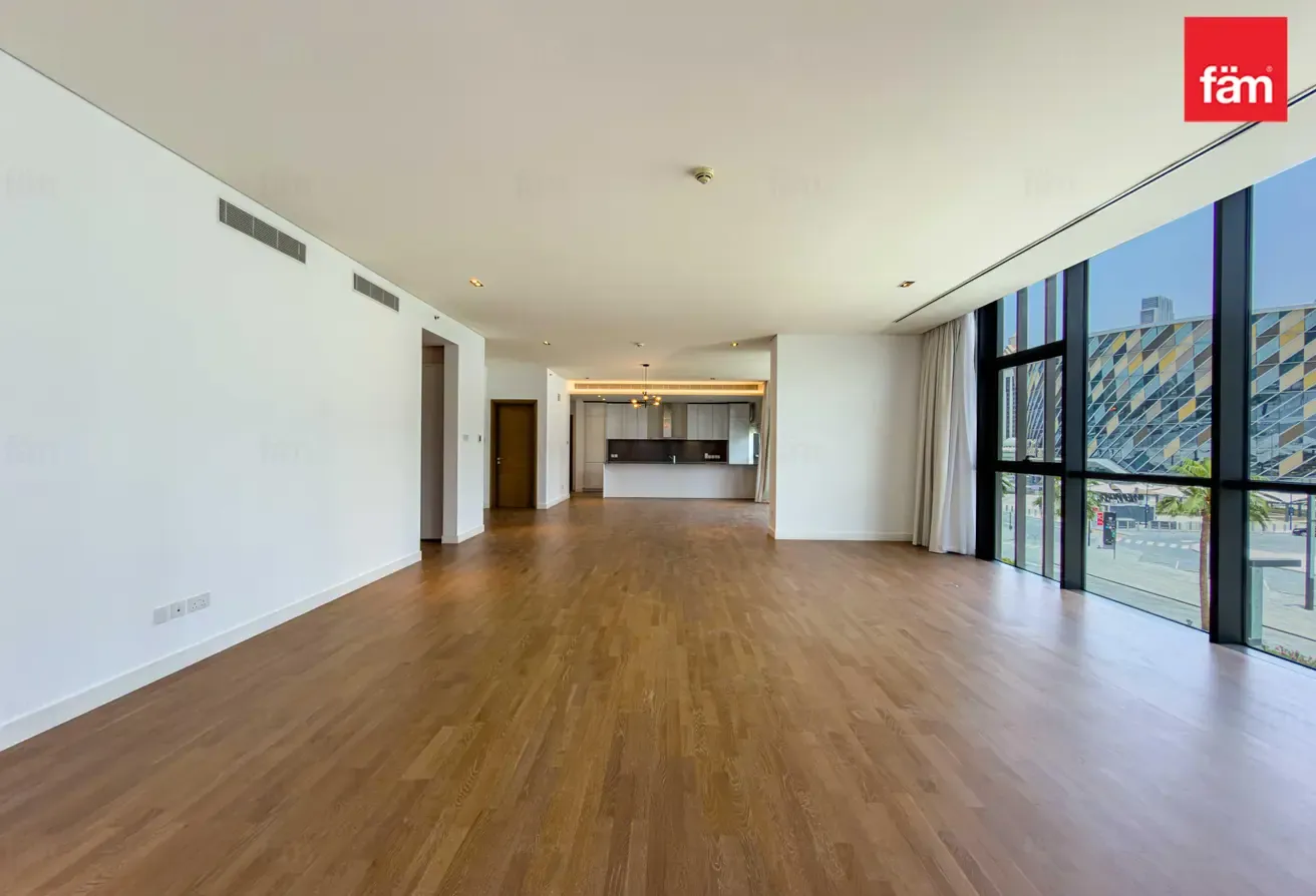 Burj Khalifa & Coca Cola Views | Vacant Now