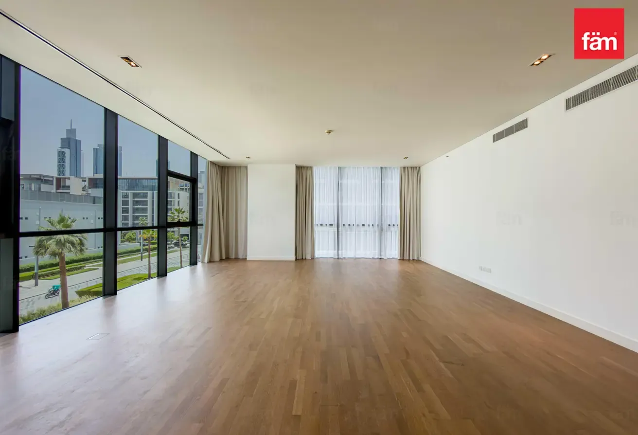 Burj Khalifa & Coca Cola Views | Vacant Now