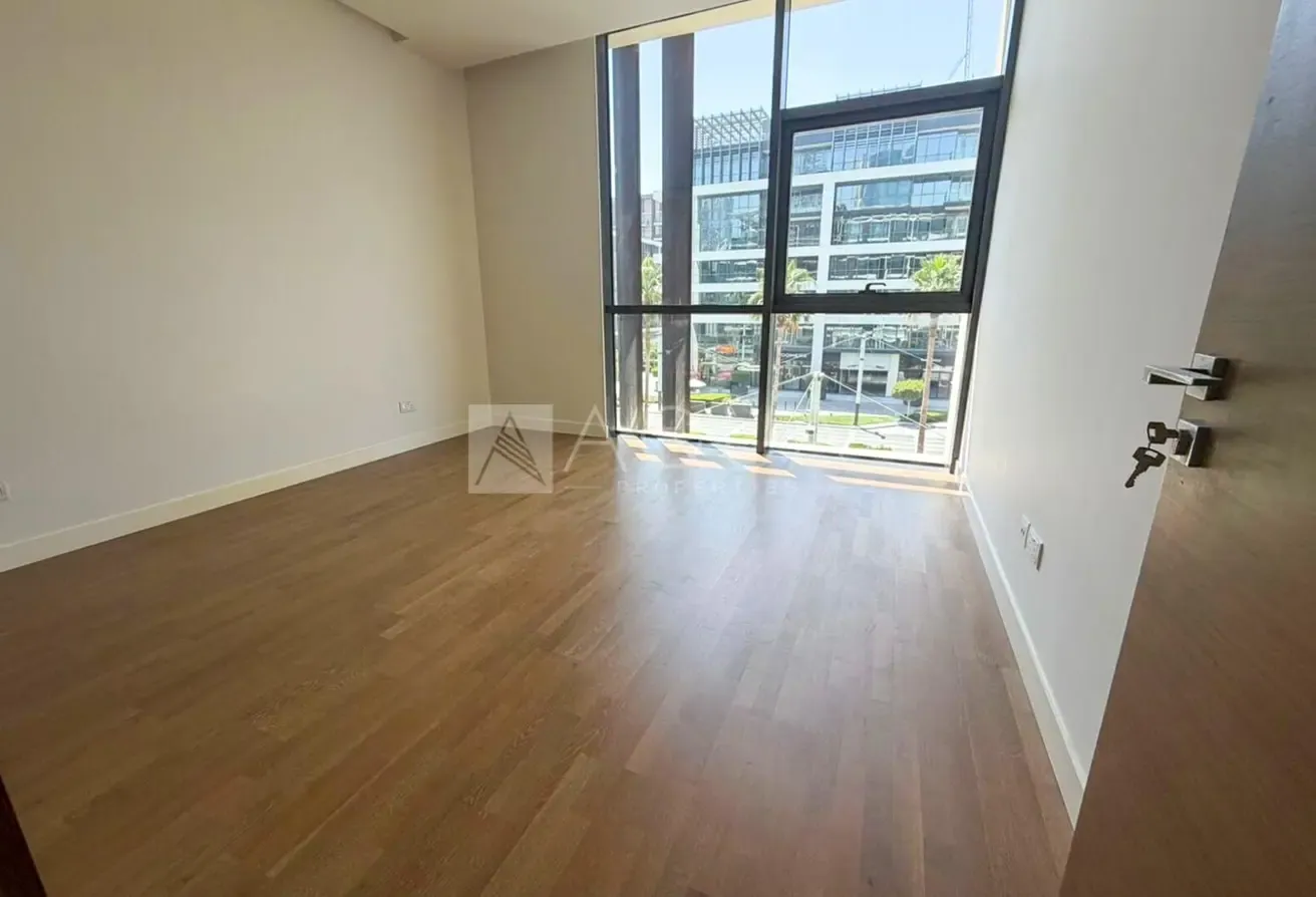 MODERN | LARGEST 1BR | UNFURNISHED | BOULEVARD VIEW