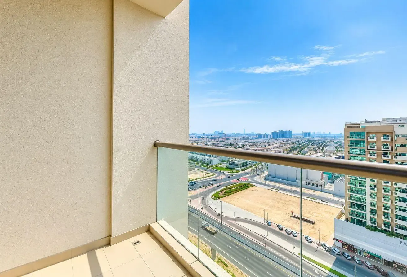 Semi-Furnished | High Floor | Community View