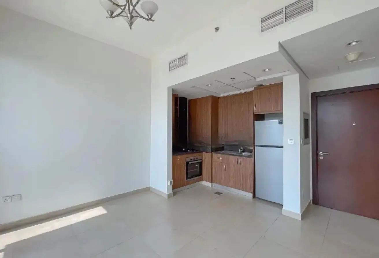 Semi-Furnished | High Floor | Community View