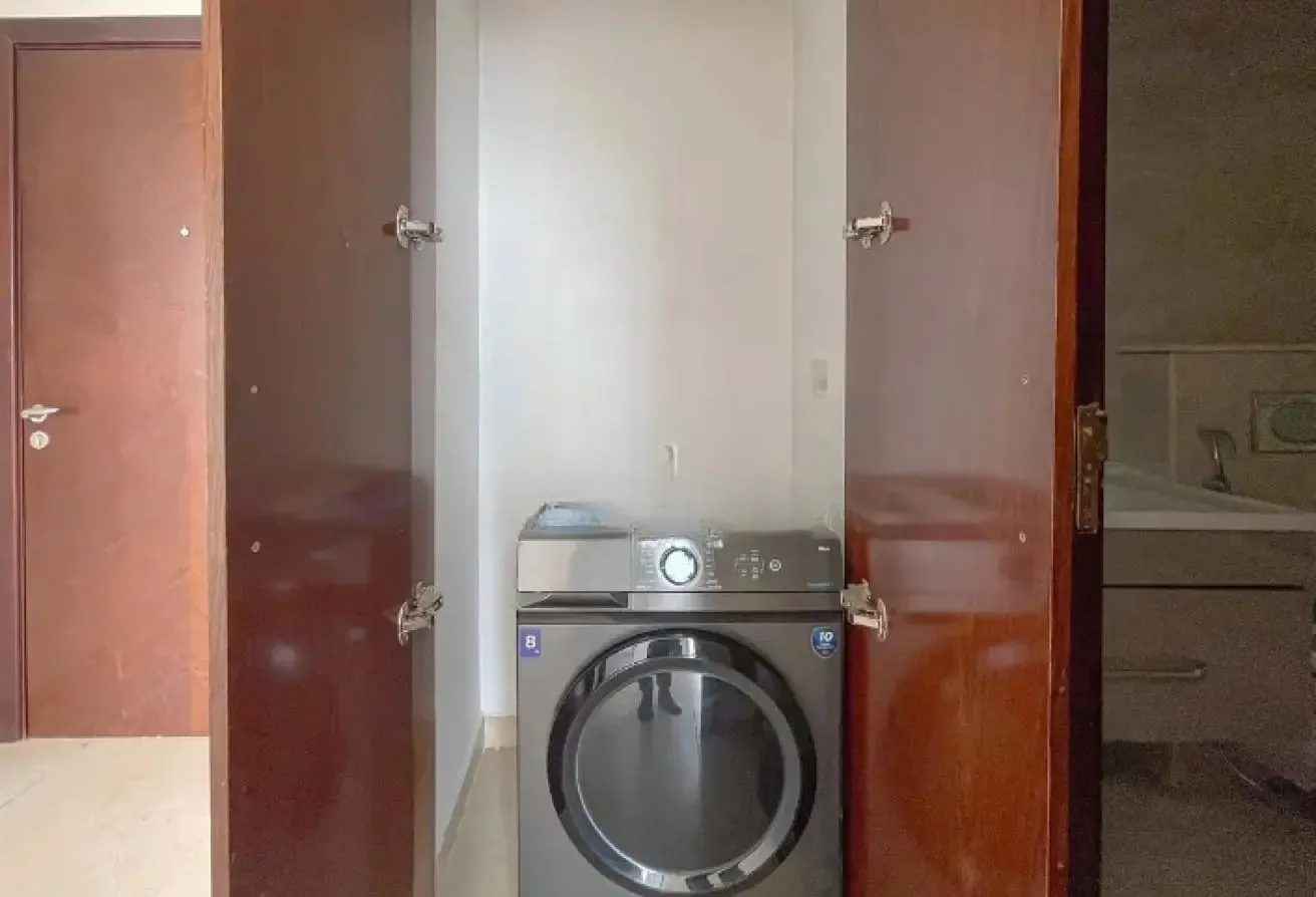 Semi-Furnished | High Floor | Community View