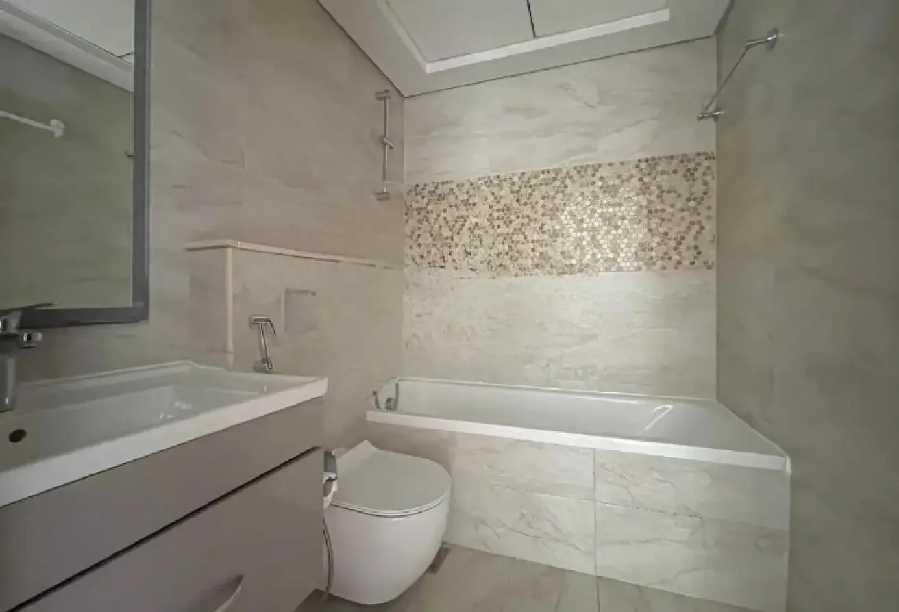 Semi-Furnished | High Floor | Community View