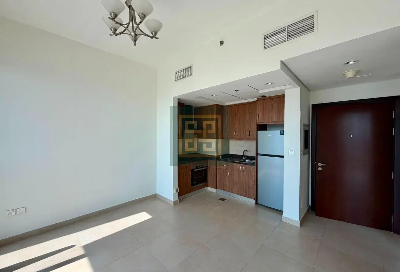 Semi Furnished | Vacant | High Floor