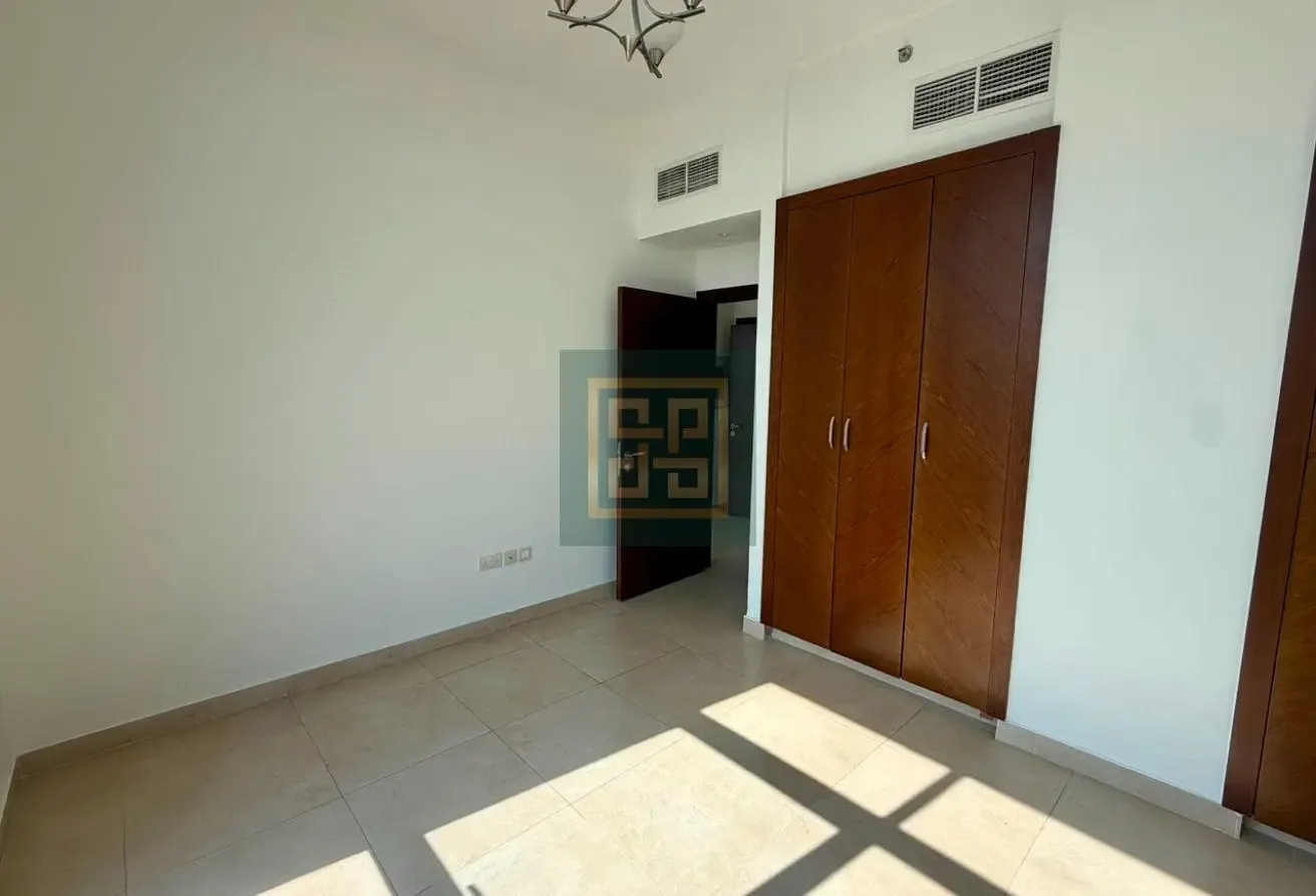 Semi Furnished | Vacant | High Floor