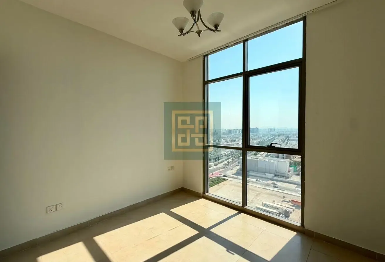 Semi Furnished | Vacant | High Floor