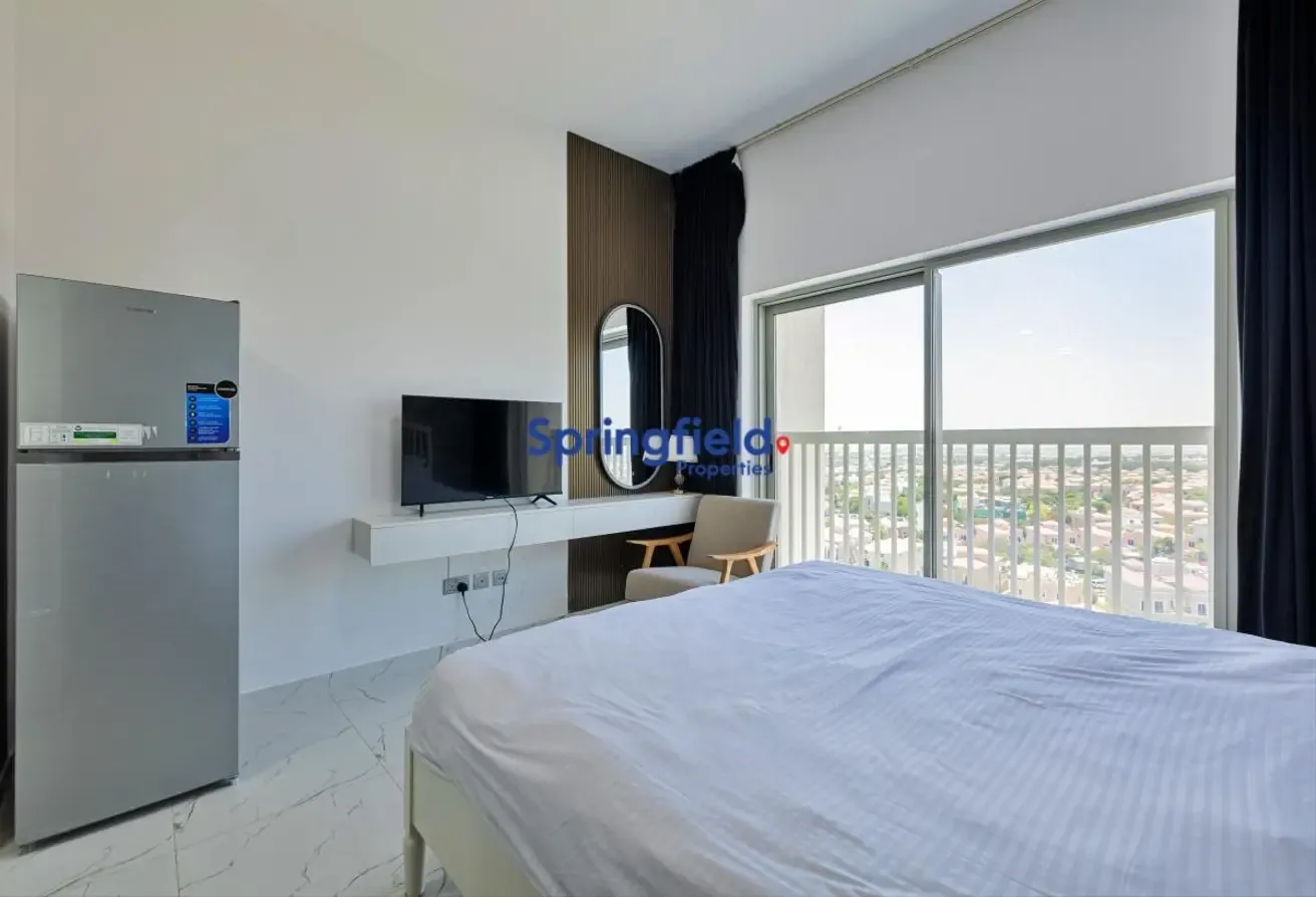 Modern Studio | Furnished | DLRC