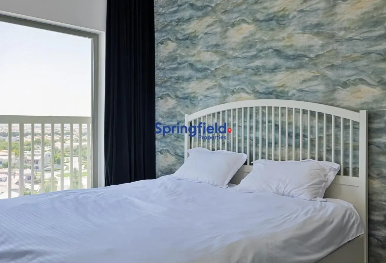 Modern Studio | Furnished | DLRC