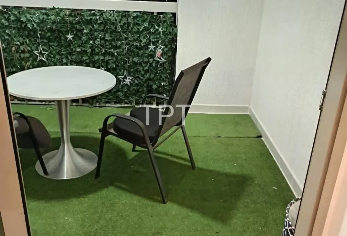 FULLY FURNISHED, READY TO MOVE , MODREN LIVING
