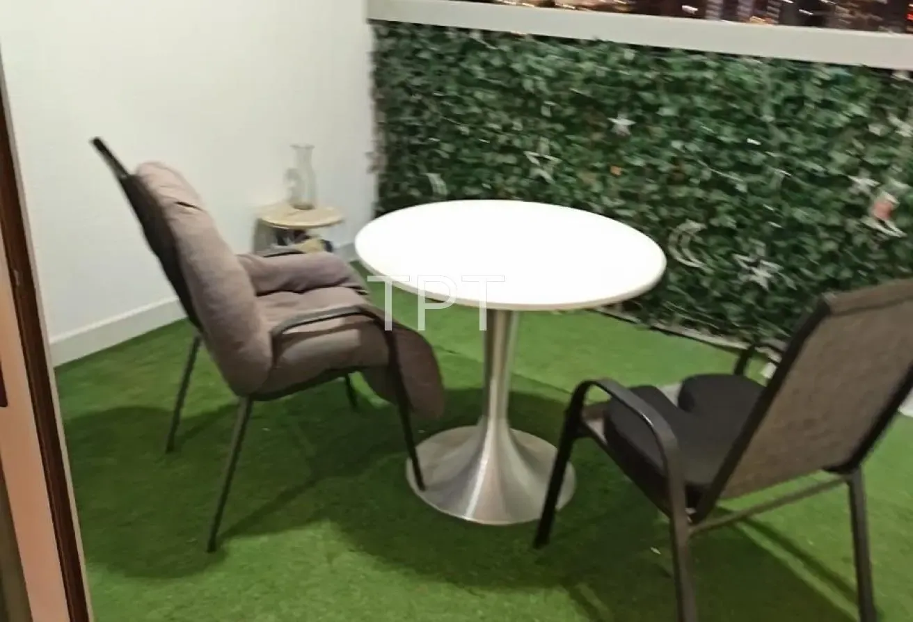 FULLY FURNISHED, READY TO MOVE , MODREN LIVING