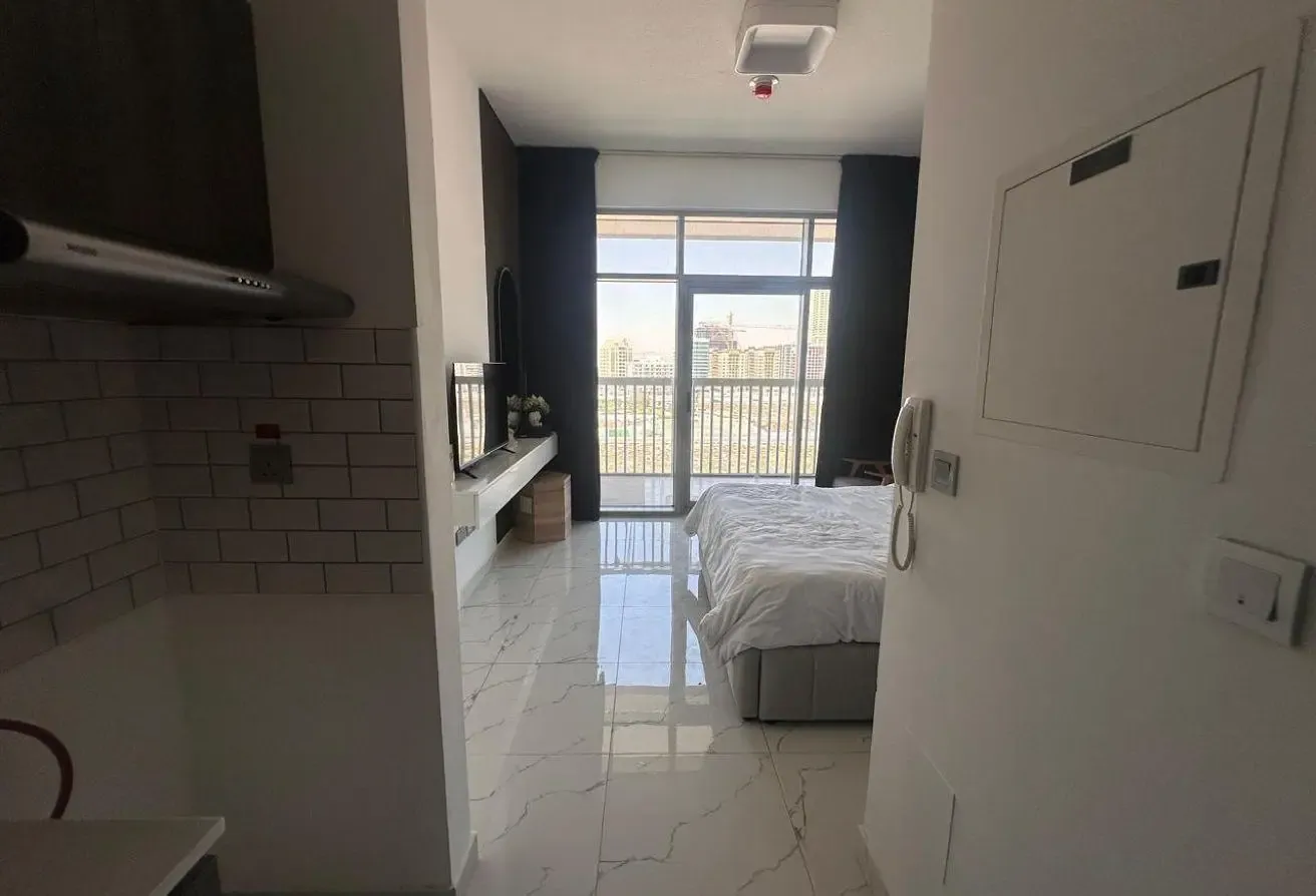Furnished Studio | Prime Location | Vacant