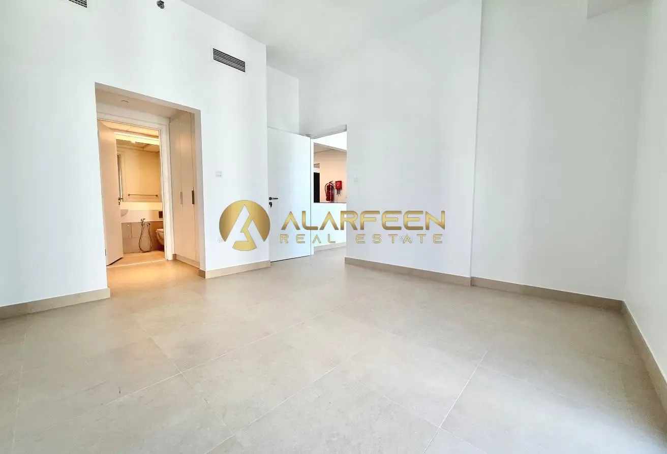 Unfurnished 2BHK | Near Metro | Park View