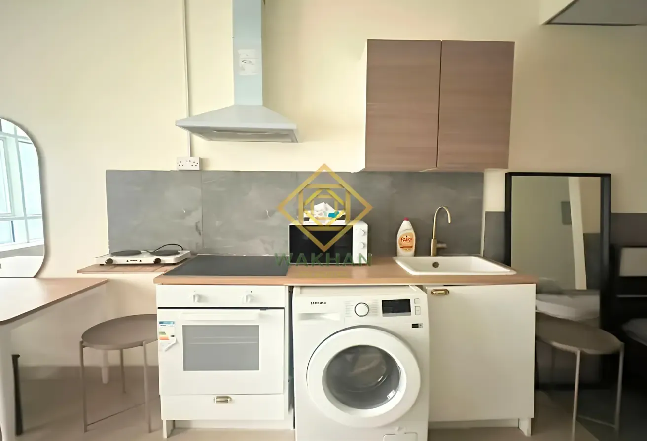 Lake View | Furnished | Vacant | High Floor