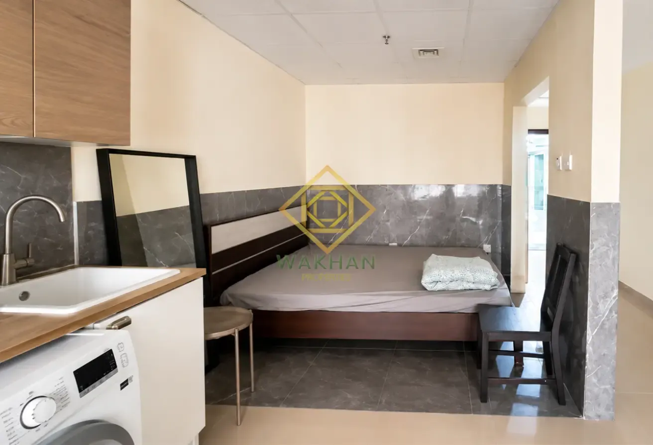 Lake View | Furnished | Vacant | High Floor