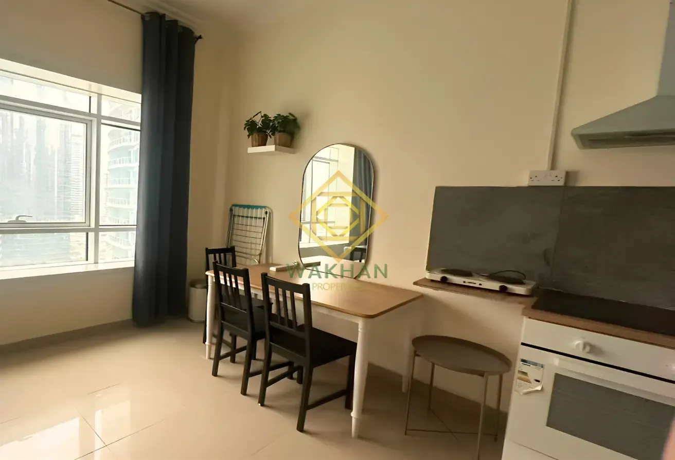 Lake View | Furnished | Vacant | High Floor