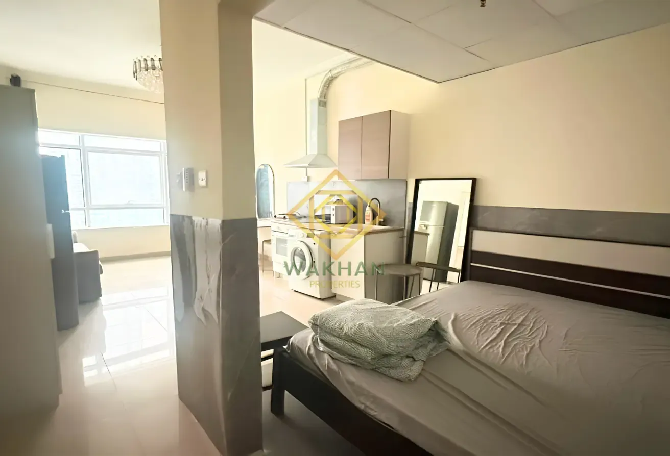 Lake View | Furnished | Vacant | High Floor