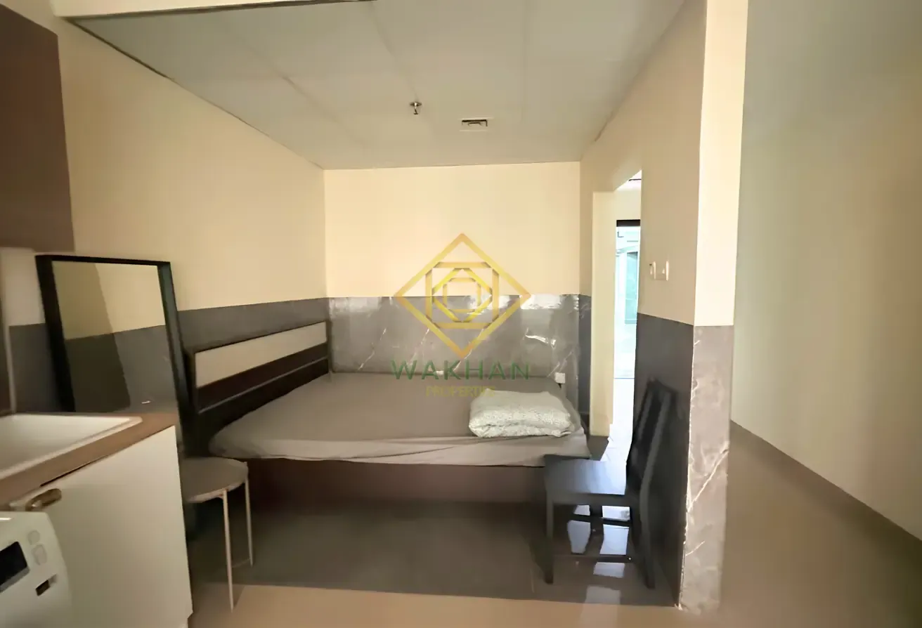Lake View | Furnished | Vacant | High Floor
