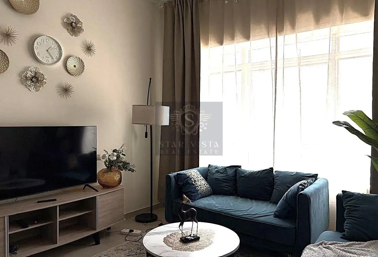 LAKE VIEW | BEAUTIFUL |NEAR METRO | FURNISHED