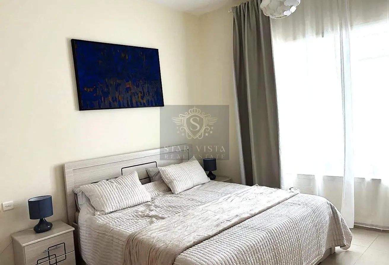 LAKE VIEW | BEAUTIFUL |NEAR METRO | FURNISHED