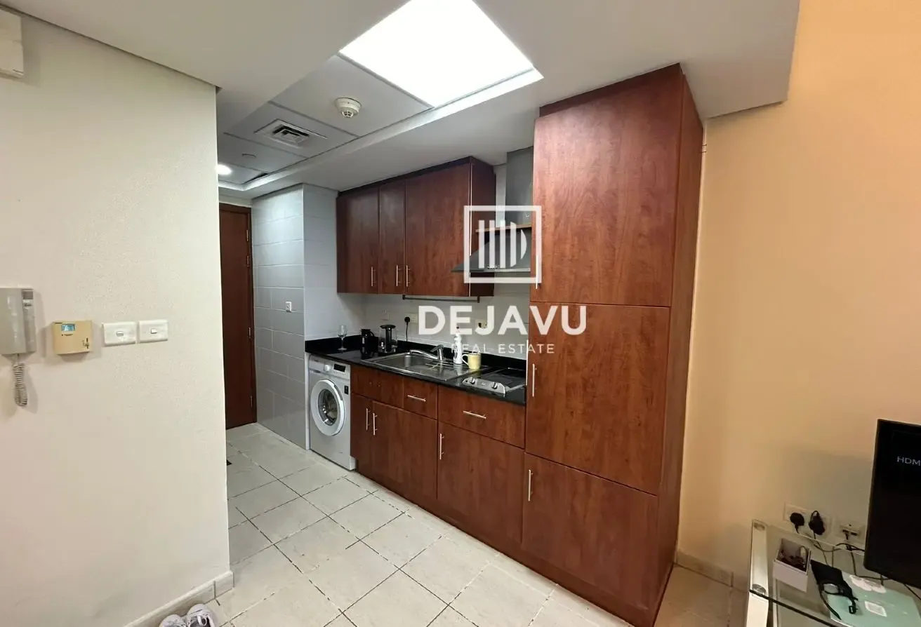 Fully Furnished | Spacious Unit | Lake View