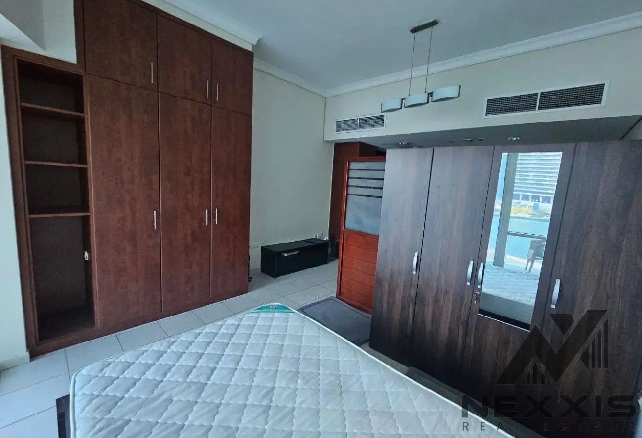 BIG LAYOUT|FURNISHED| WITH BALCONY| NEAR TO METRO|