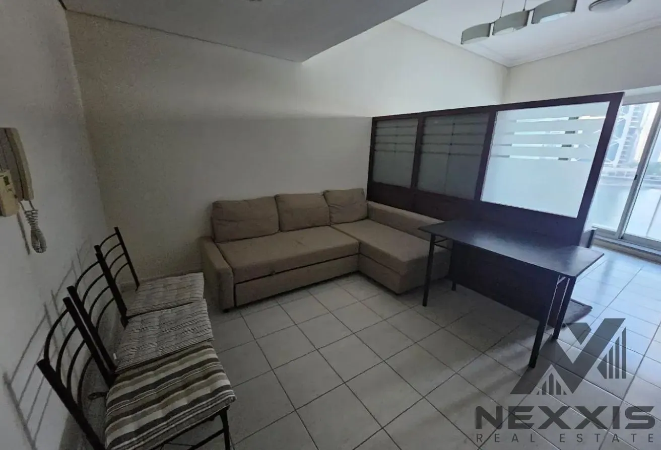 BIG LAYOUT|FURNISHED| WITH BALCONY| NEAR TO METRO|