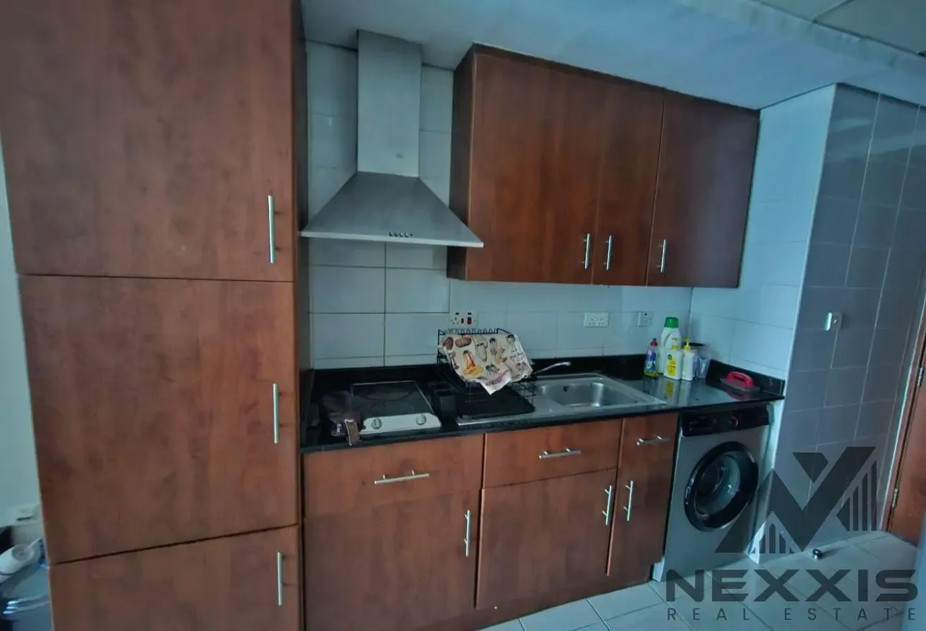 BIG LAYOUT|FURNISHED| WITH BALCONY| NEAR TO METRO|