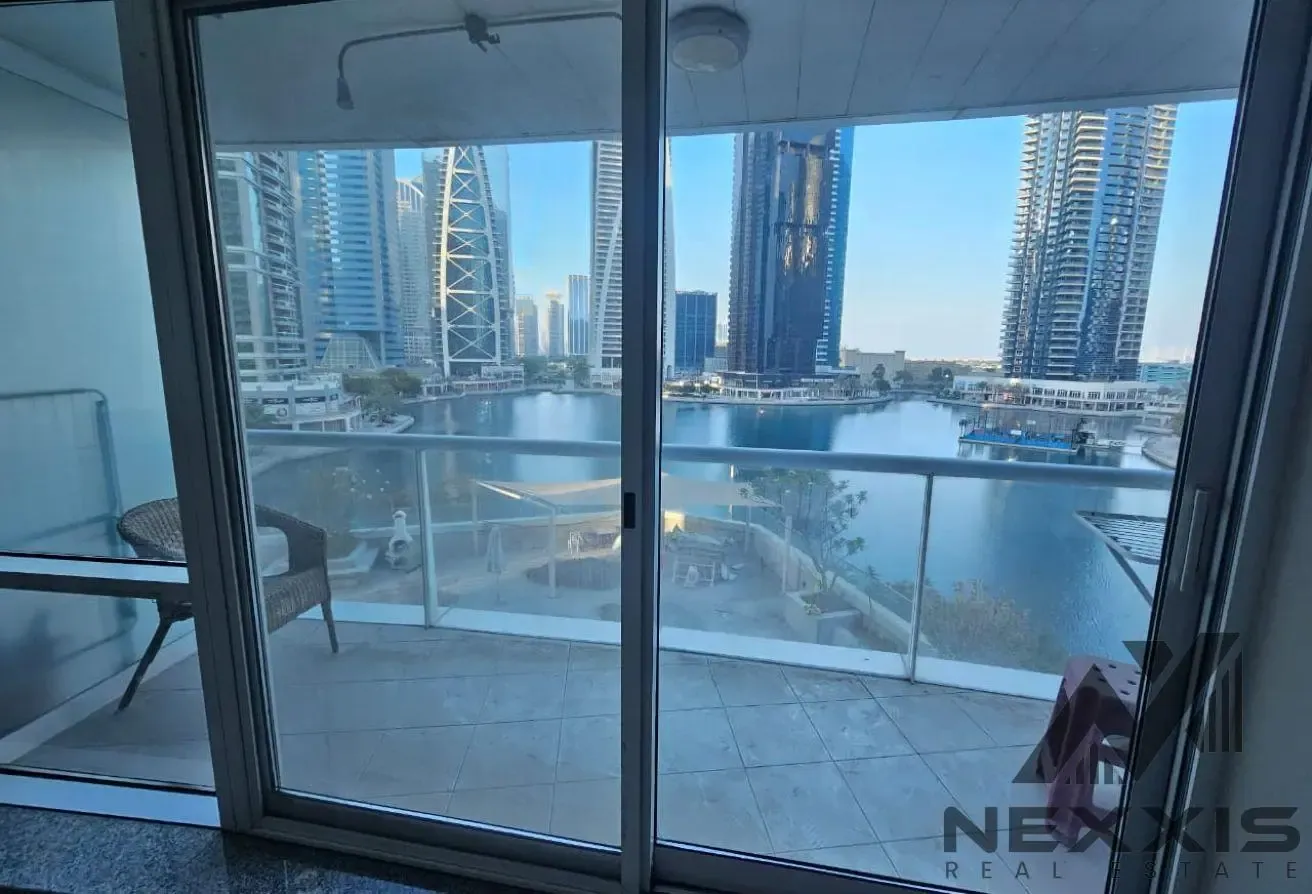 BIG LAYOUT|FURNISHED| WITH BALCONY| NEAR TO METRO|