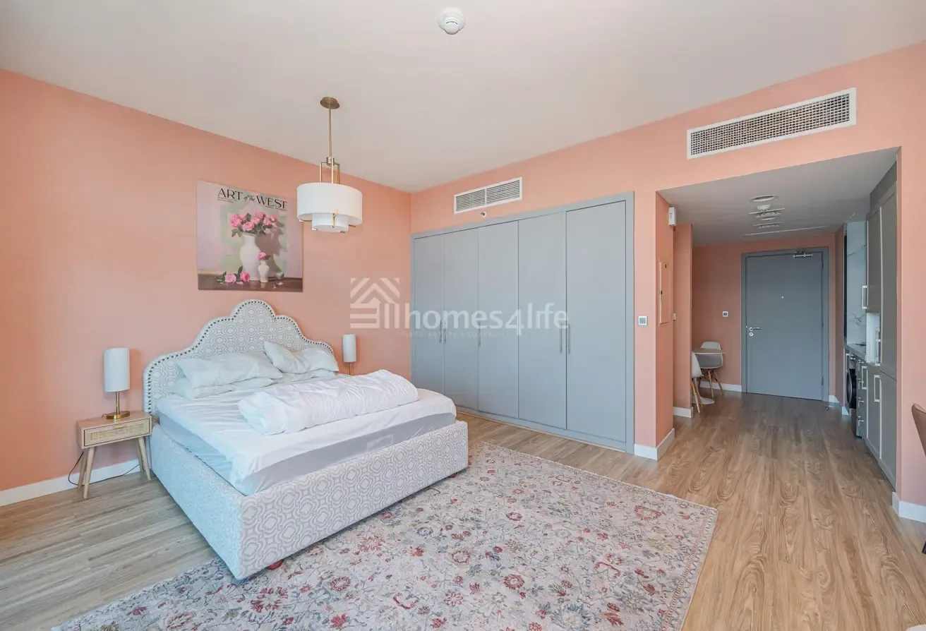 FULLY UPGRADED AND FURNISHED | VACANT