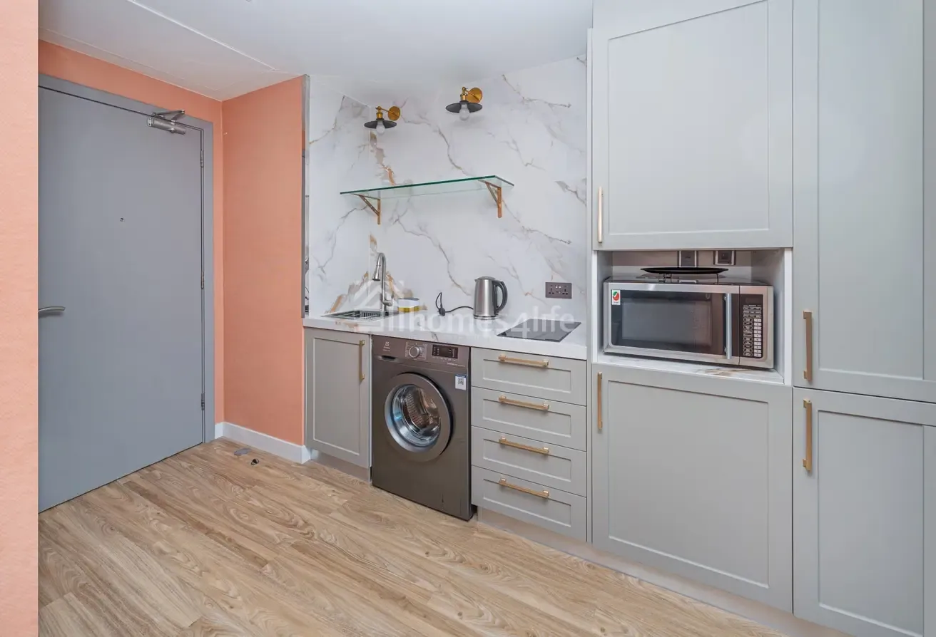 FULLY UPGRADED AND FURNISHED | VACANT