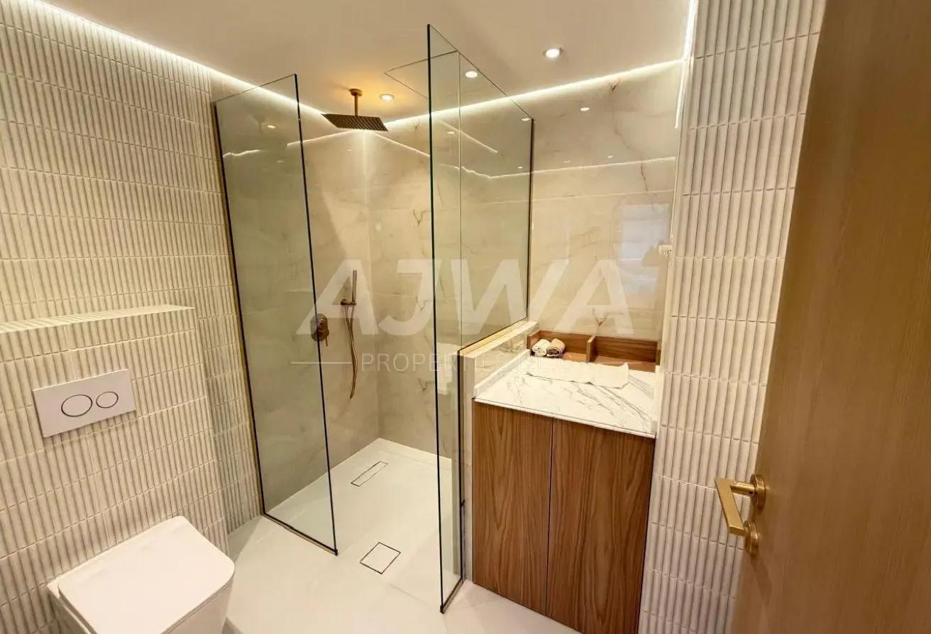 Fully Upgraded 1 bedroom | Near DMCC Metro Station