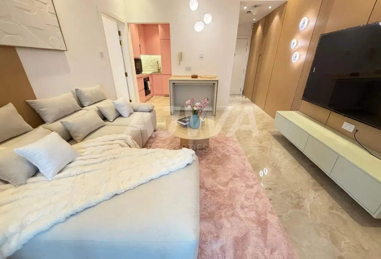 Fully Furnished and upgraded 1 bed opposite Metro