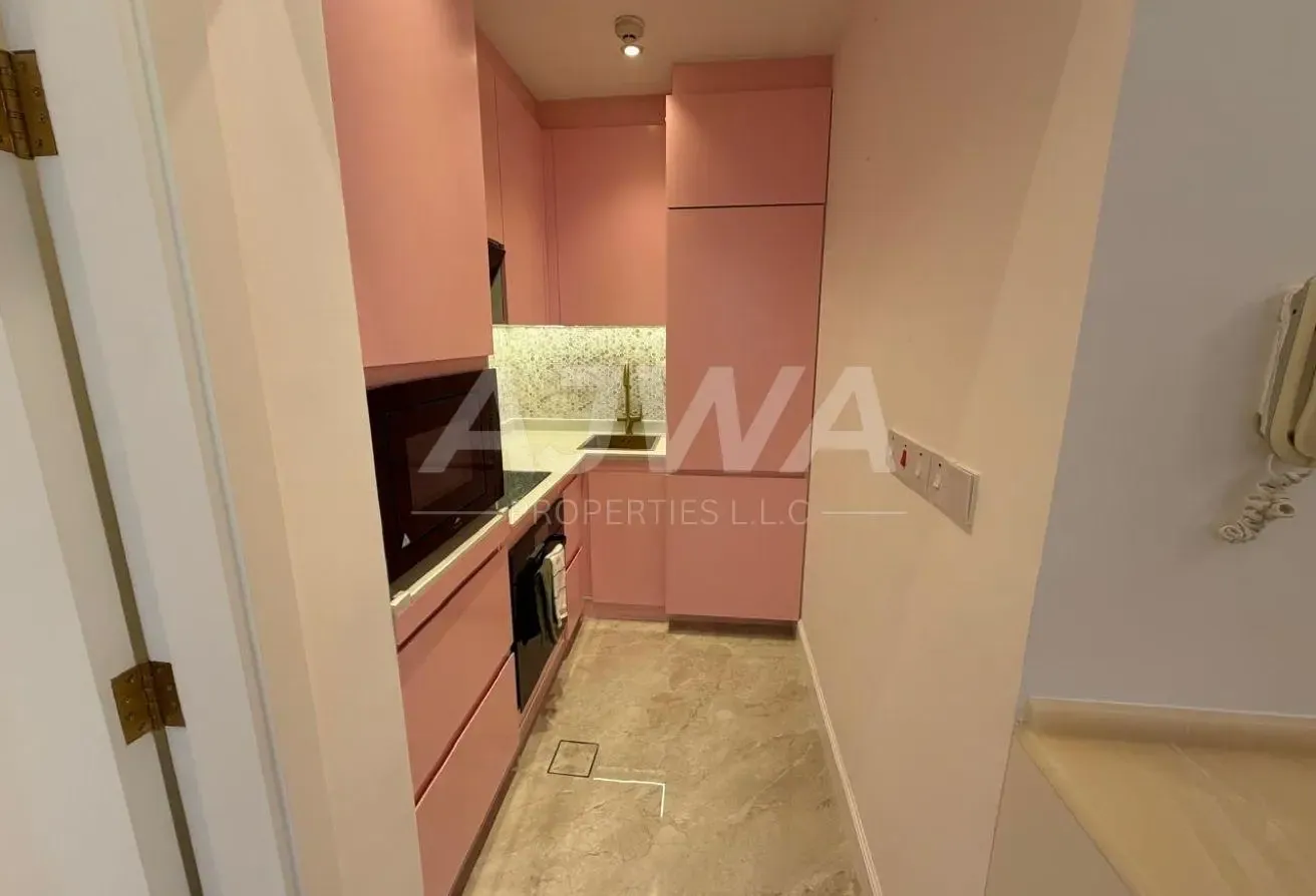 Fully Furnished and upgraded 1 bed opposite Metro