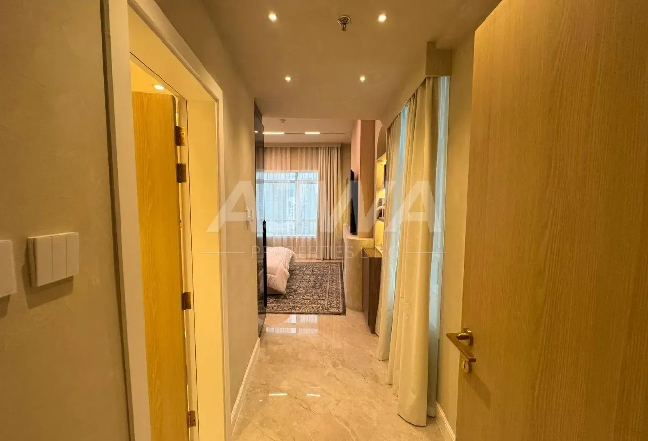 Upgraded and furnished 1 Bed near Metro Station