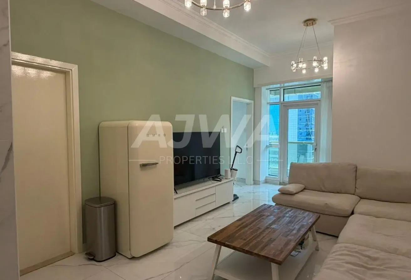 1 Bed fully furnished and upgraded opposite metro
