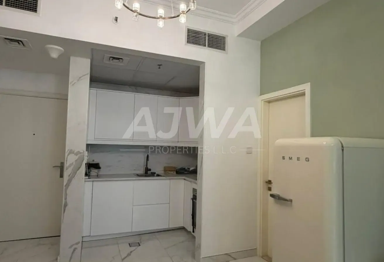 1 Bed fully furnished and upgraded opposite metro