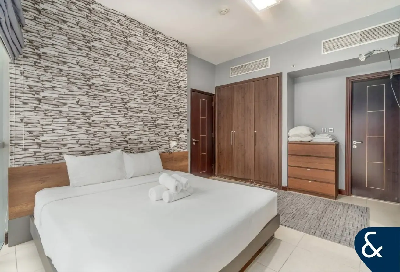 Furnished | Renovated | Near Metro | 1 Bed