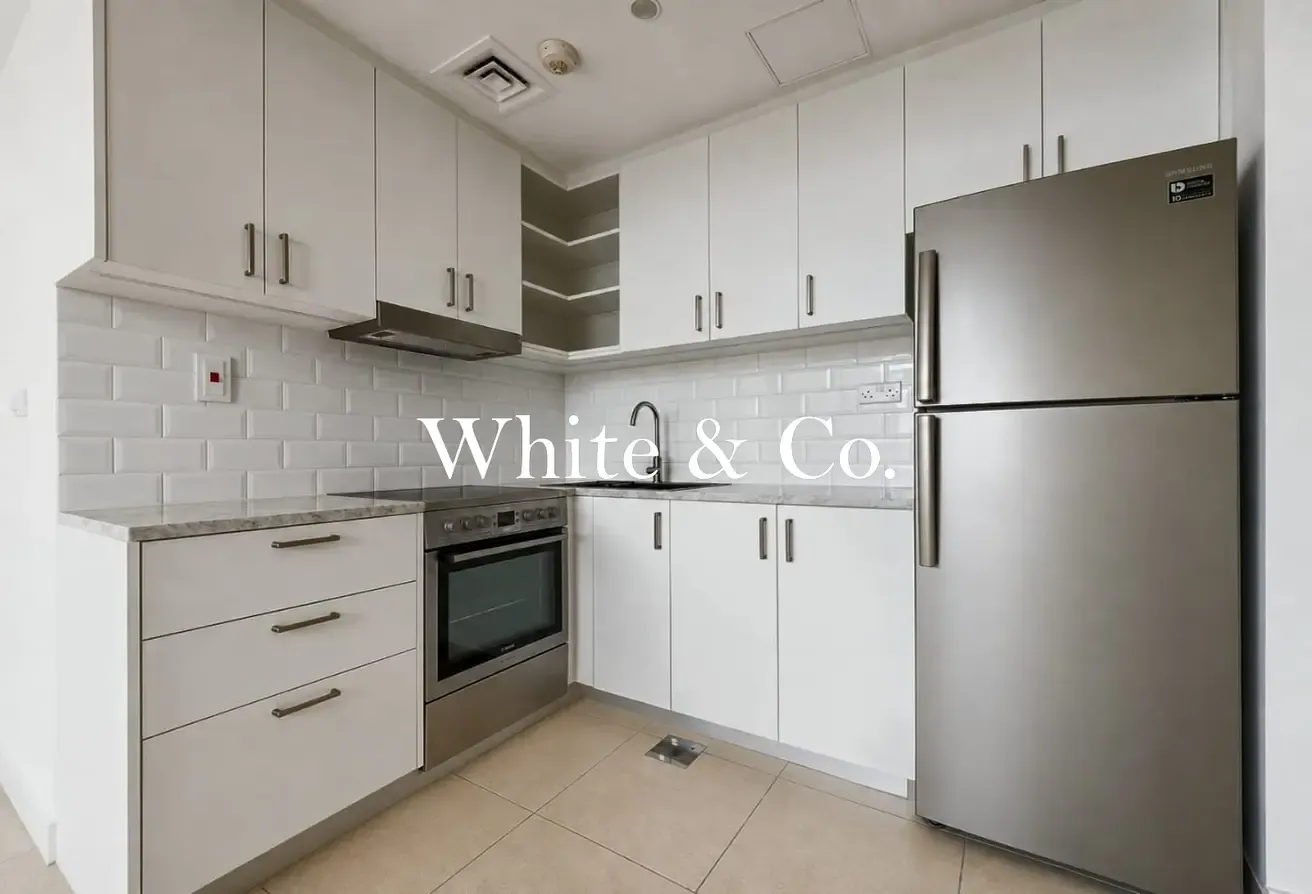Upgraded |Natural Light| Multiple Cheques