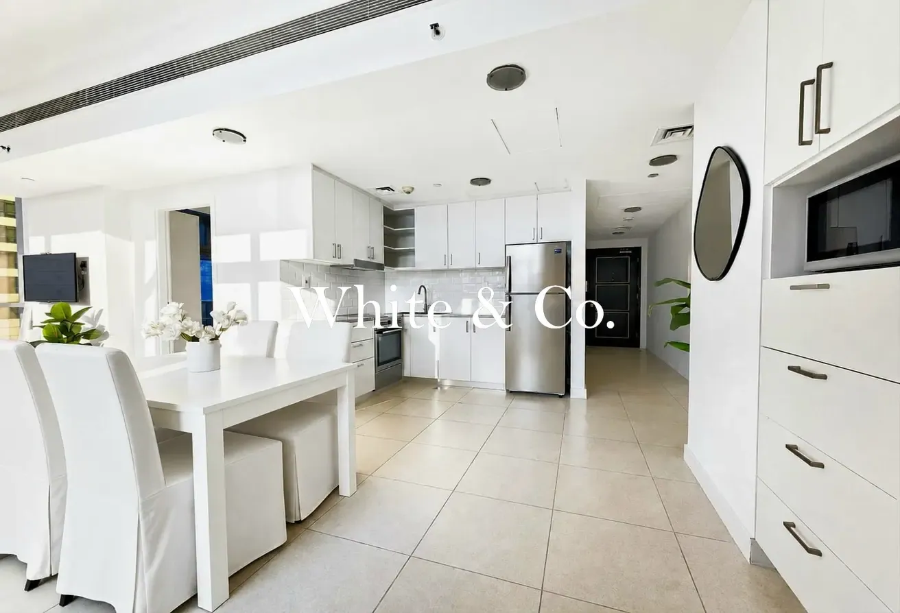 Upgraded |Natural Light| Multiple Cheques