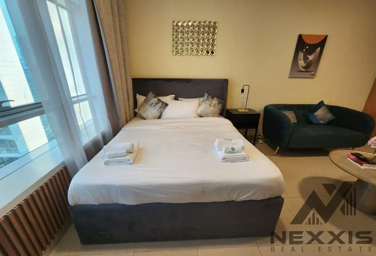 Upgraded Cozy Flat - Fully Furnished - High Floor