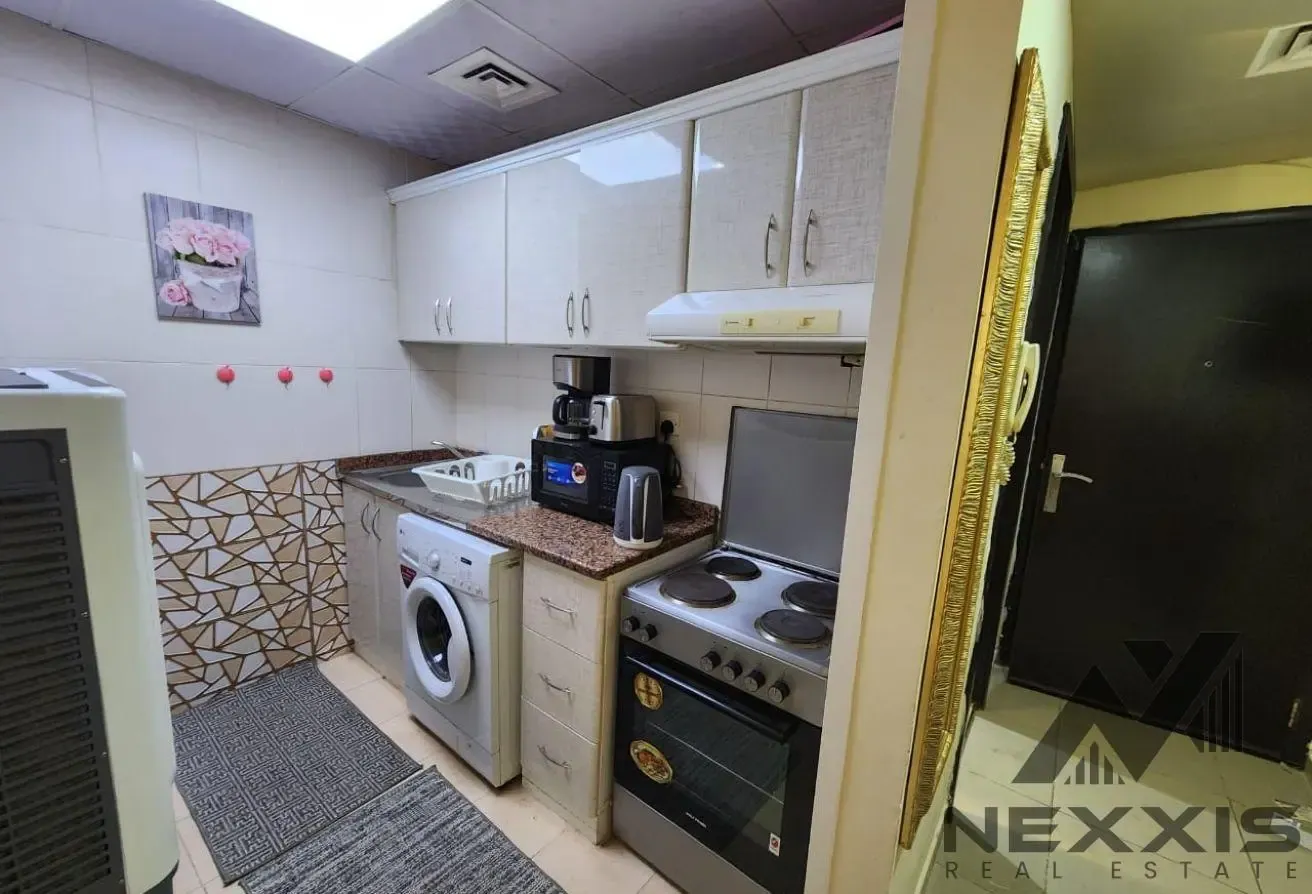 Upgraded Cozy Flat - Fully Furnished - High Floor