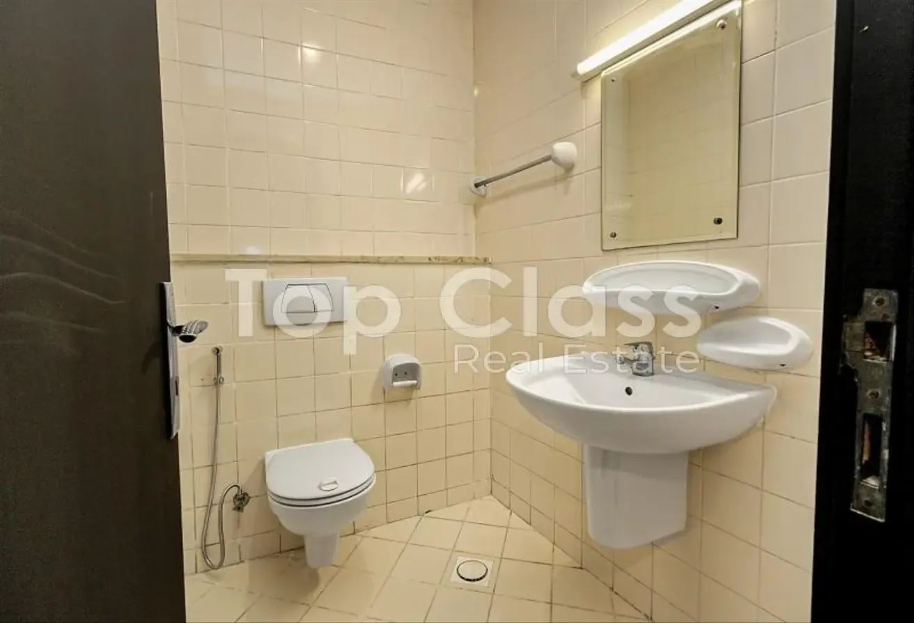 High Floor | Near Metro | Furnished | Lake View