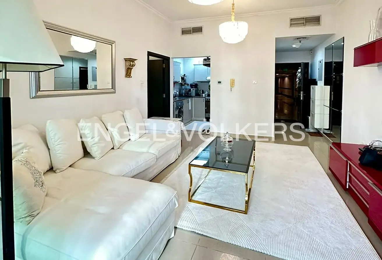 Low Floor | Fully Furnished | Vacant Now