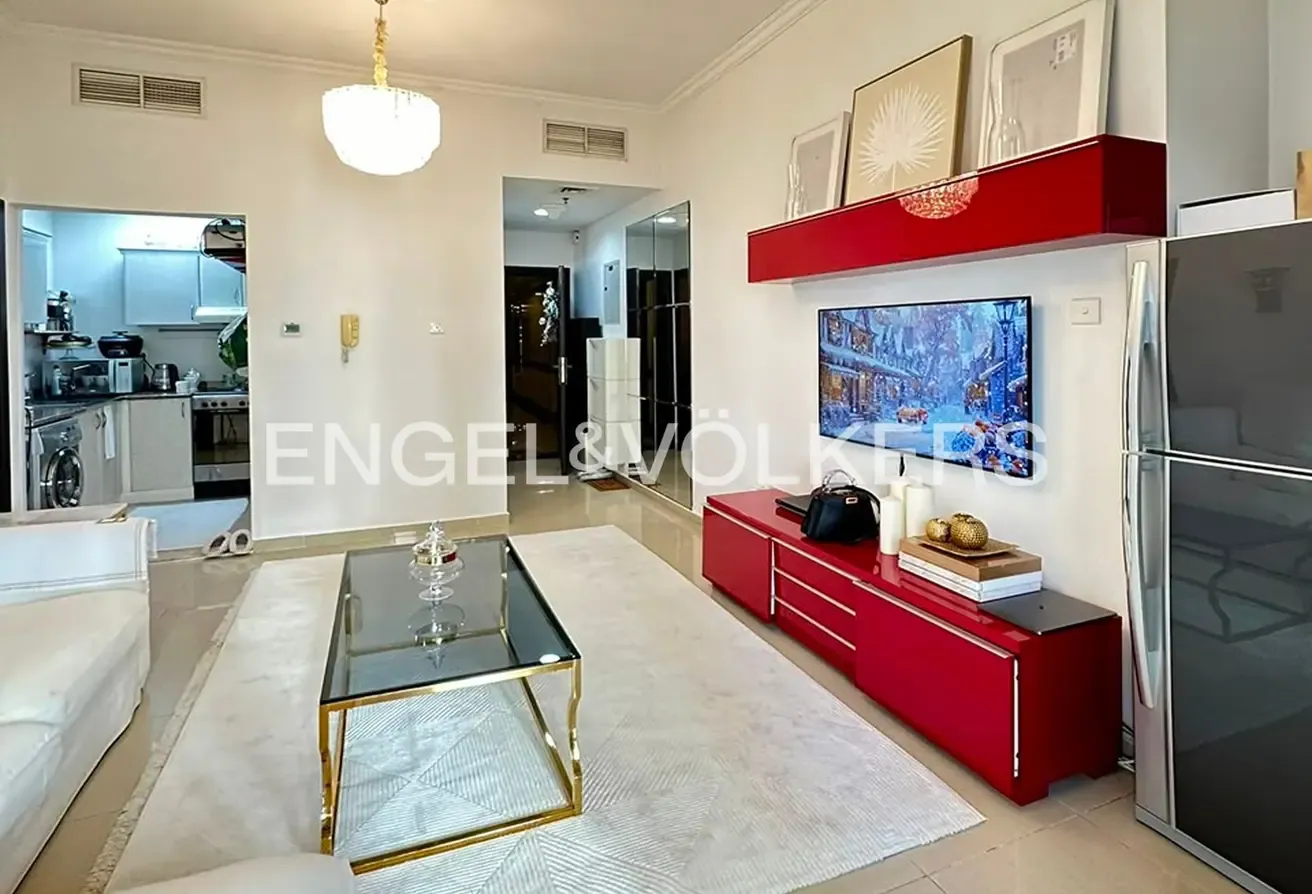 Low Floor | Fully Furnished | Vacant Now