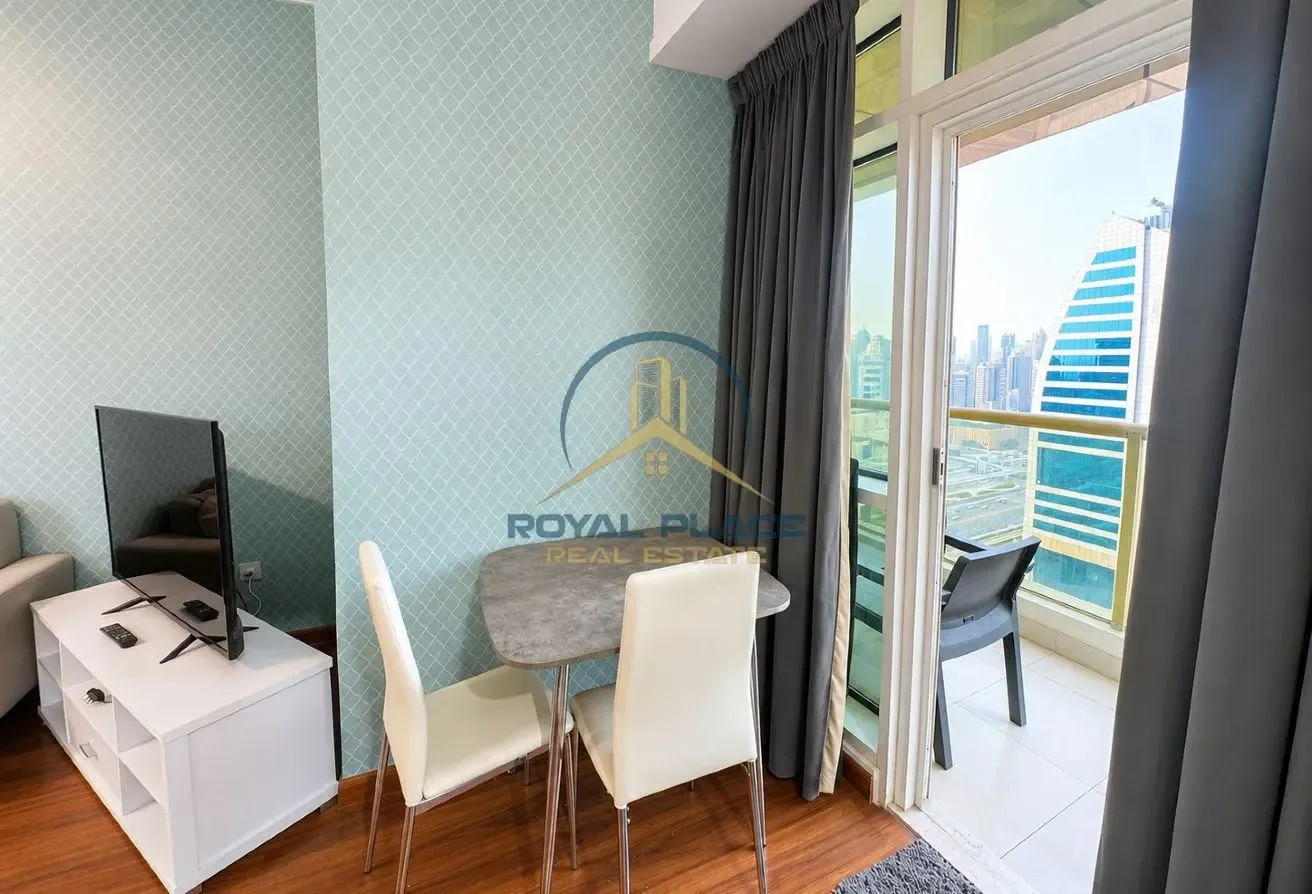 Spacious 1-Bedroom Apartment | Lake City Tower |